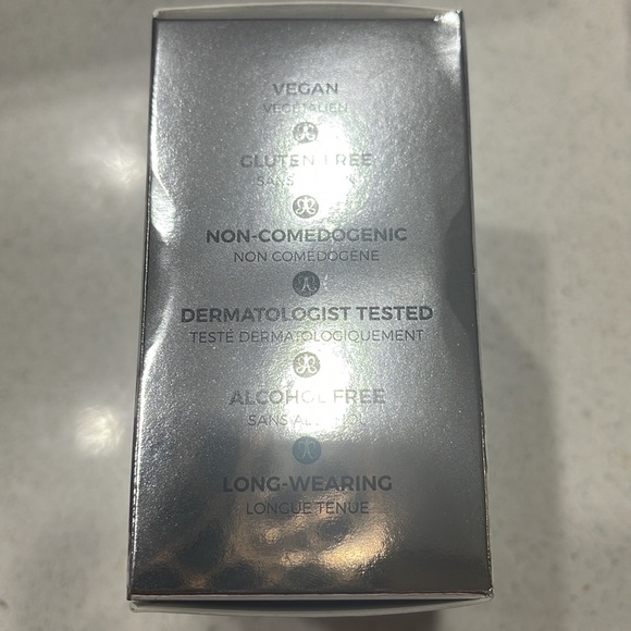 Anastasia Beverly Hills - Loose Setting Powder - Translucent - Picture 2 of 3